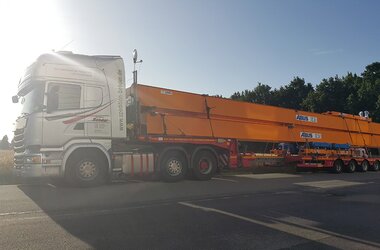 Transport der ABUS Krane auf LKW nach Ost-Westfalen